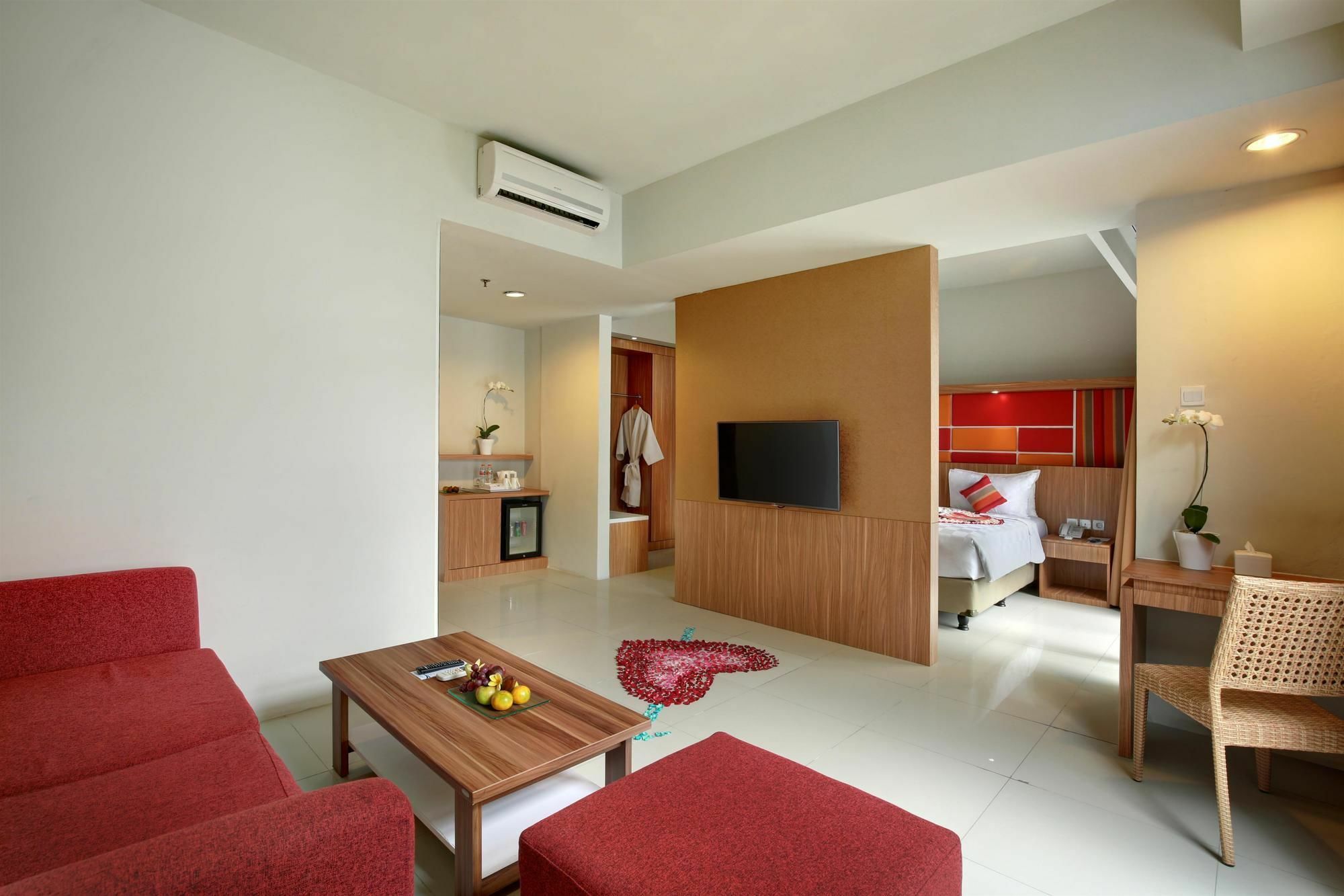 Kyriad Hotel Airport Jakarta Tangerang Exteriér fotografie